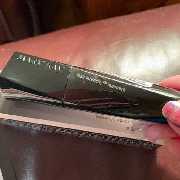 Mary Kay Lash Intensity Mascara-Black